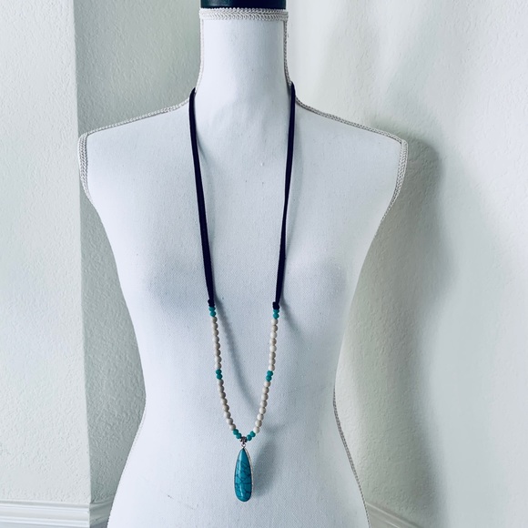 BOHEMIAN BLUE TEARDROP NECKLACE - Picture 7 of 7